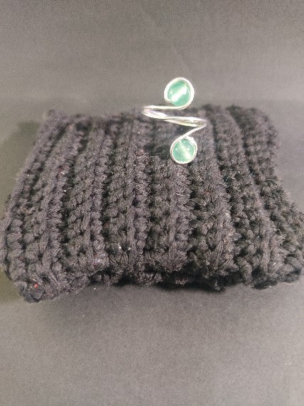 Anillo alambre plateado con aventurina verde