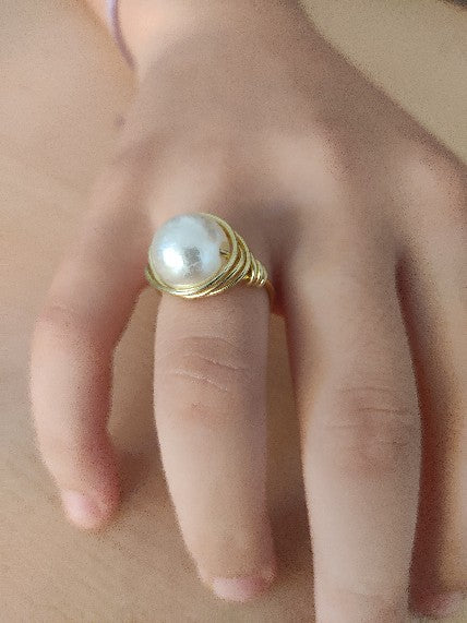 Anillo alambre dorado grueso perla grande