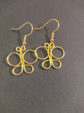 Pendientes mariposa alambre dorado