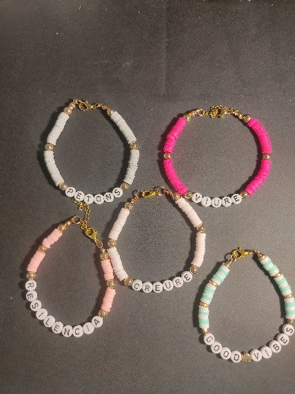 Pulsera con palabras inspiradoras