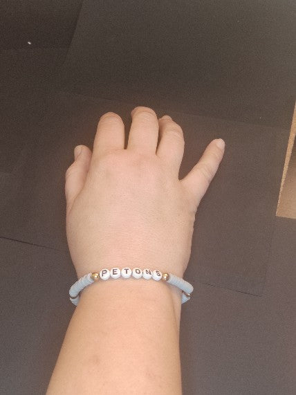 Pulsera con palabras inspiradoras
