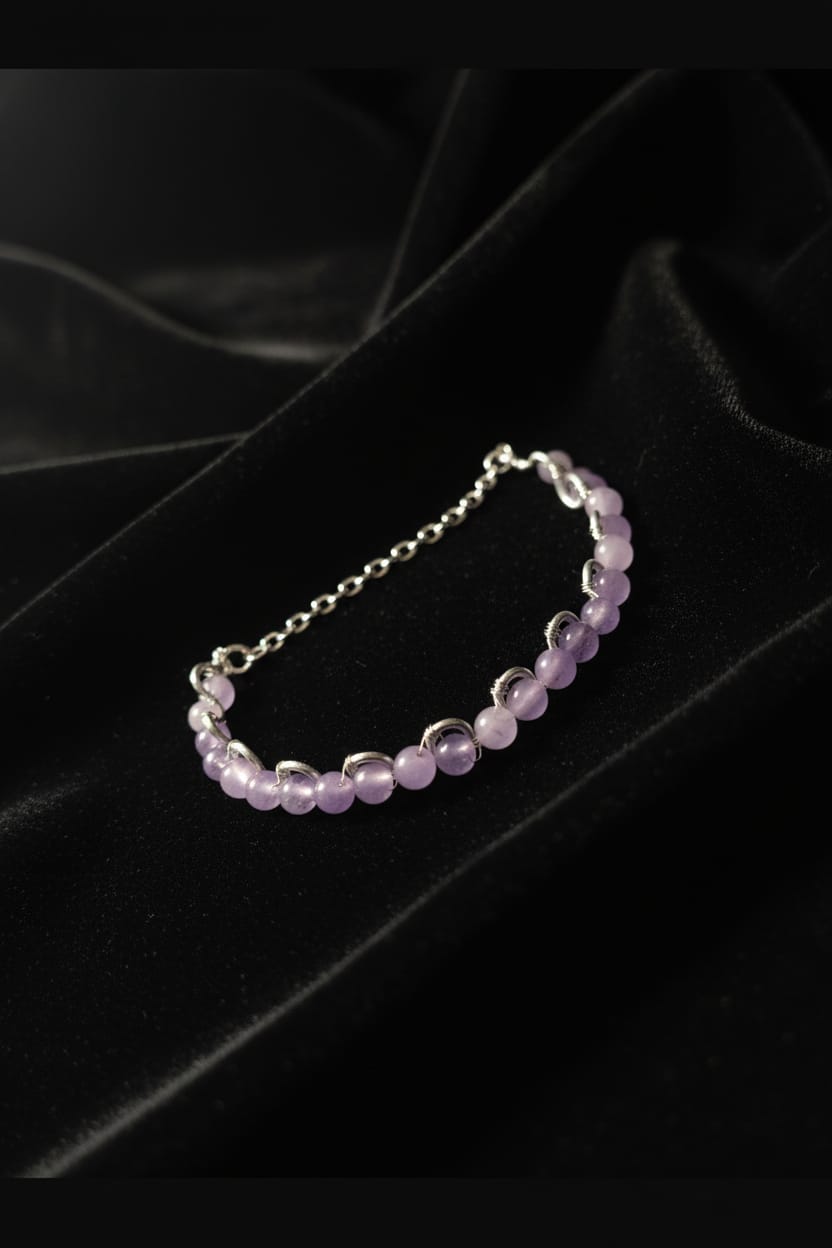 Pulsera de alambre plateado con jade lavanda mediano