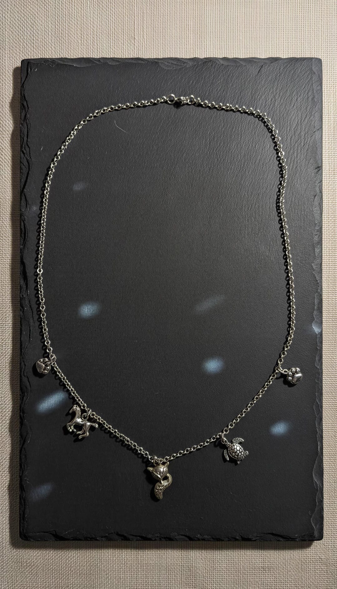 Collar Acero plateado con dijes motivos de animales