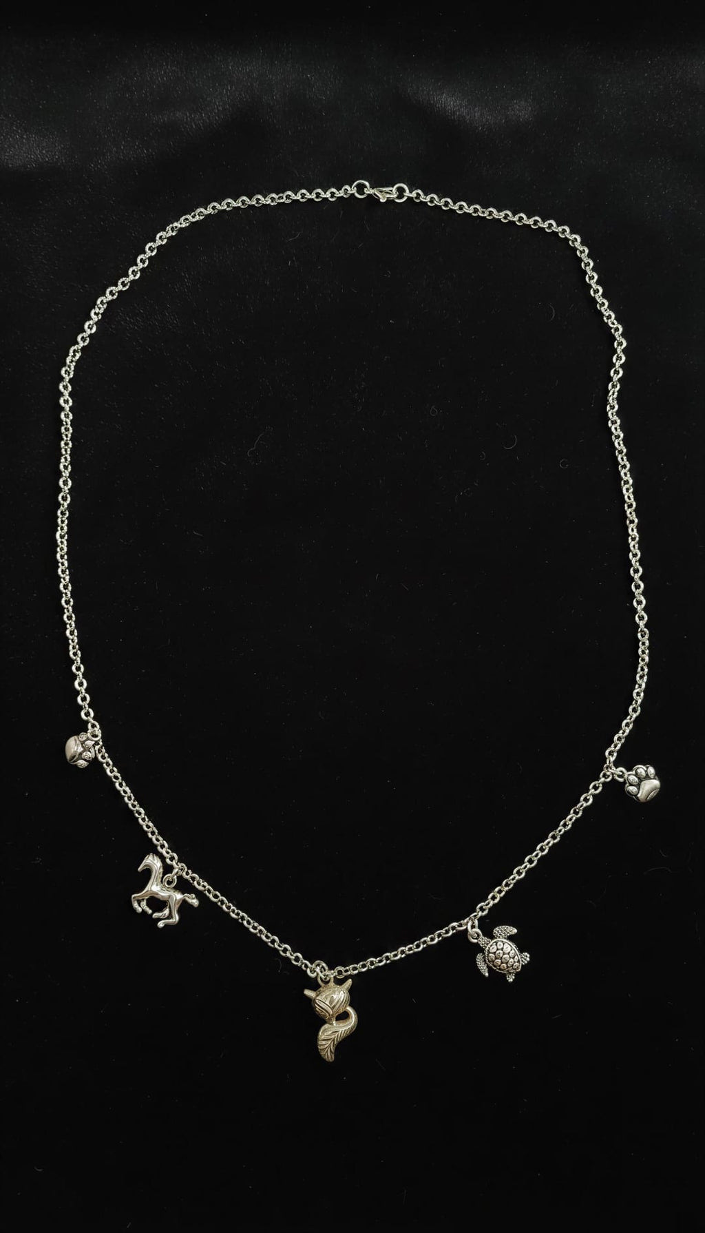 Collar Acero plateado con dijes motivos de animales