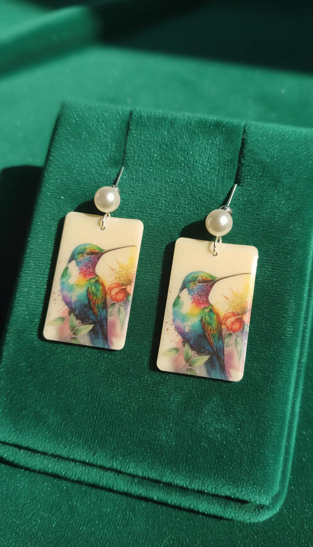 Pendientes imagen colibrí cierre perla